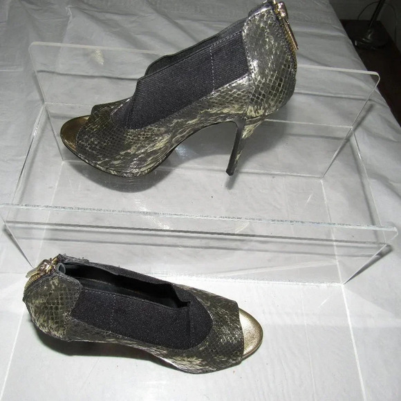 DONALD J PLINER Sassi Black Gold Booties Size 6M - Picture 1 of 6